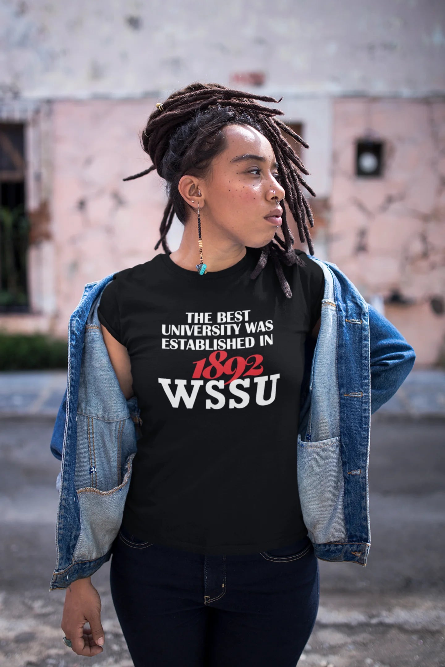 Best University Established 1892 T-Shirt